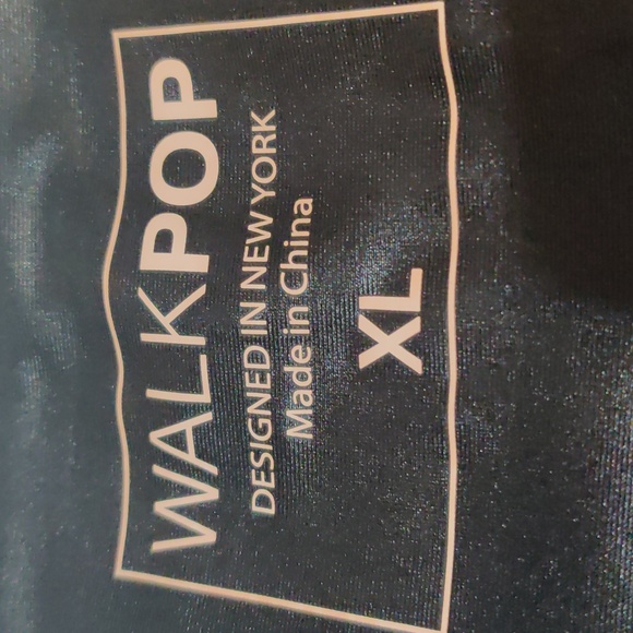 Walk Pop "Gia" Glossy Leggings - Picture 4 of 8